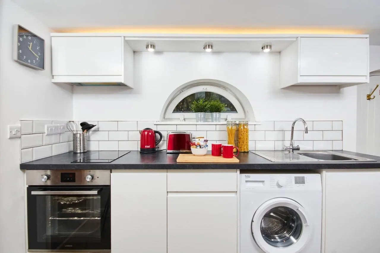 The Hidden Gem - Self Check-In, Self-Catering Apartment For East Midlands Airport Kegworth